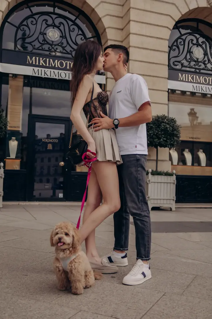 Anniversary Photoshoot in Paris